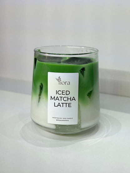 Matcha Latte dekoratif mum bardak görünümü