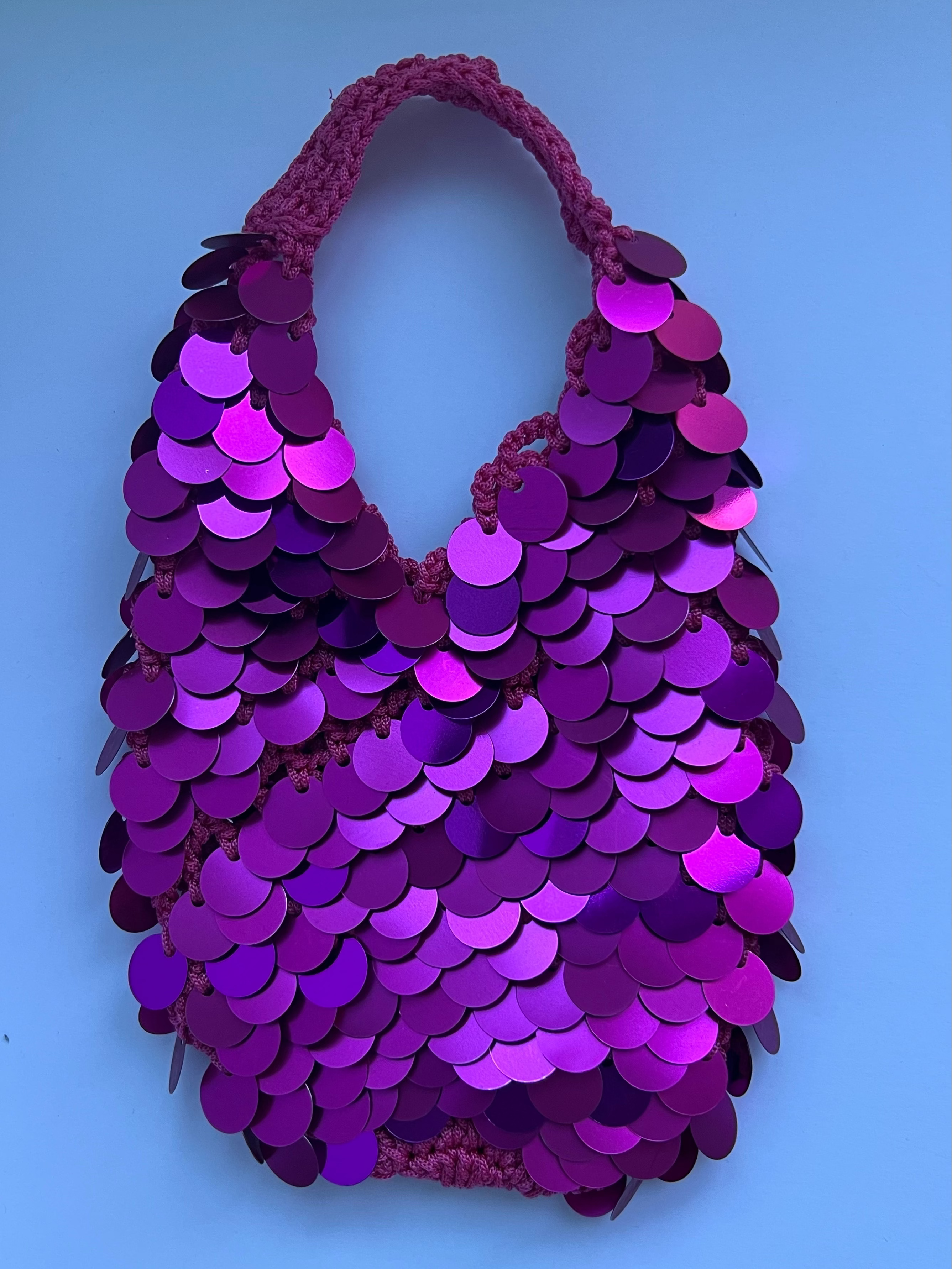 Koyu Pembe Pullu Çanta